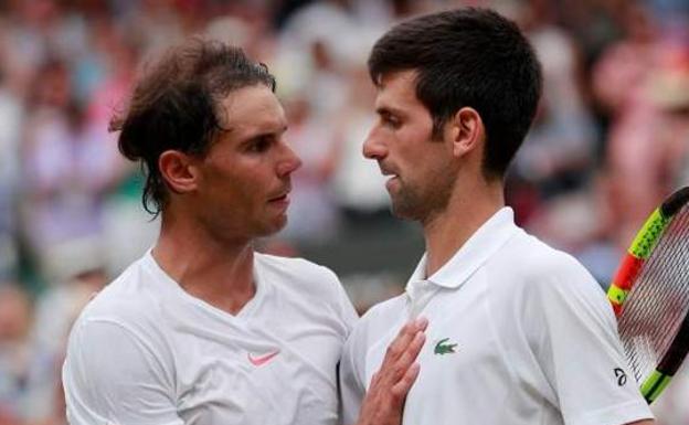 Nadal y Djokovic, durante un partido de Wimbledon. 