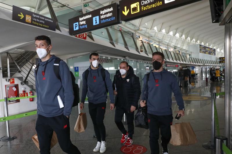 Fotos: El Athletic viaja a Arabia Saudí en busca de la Supercopa