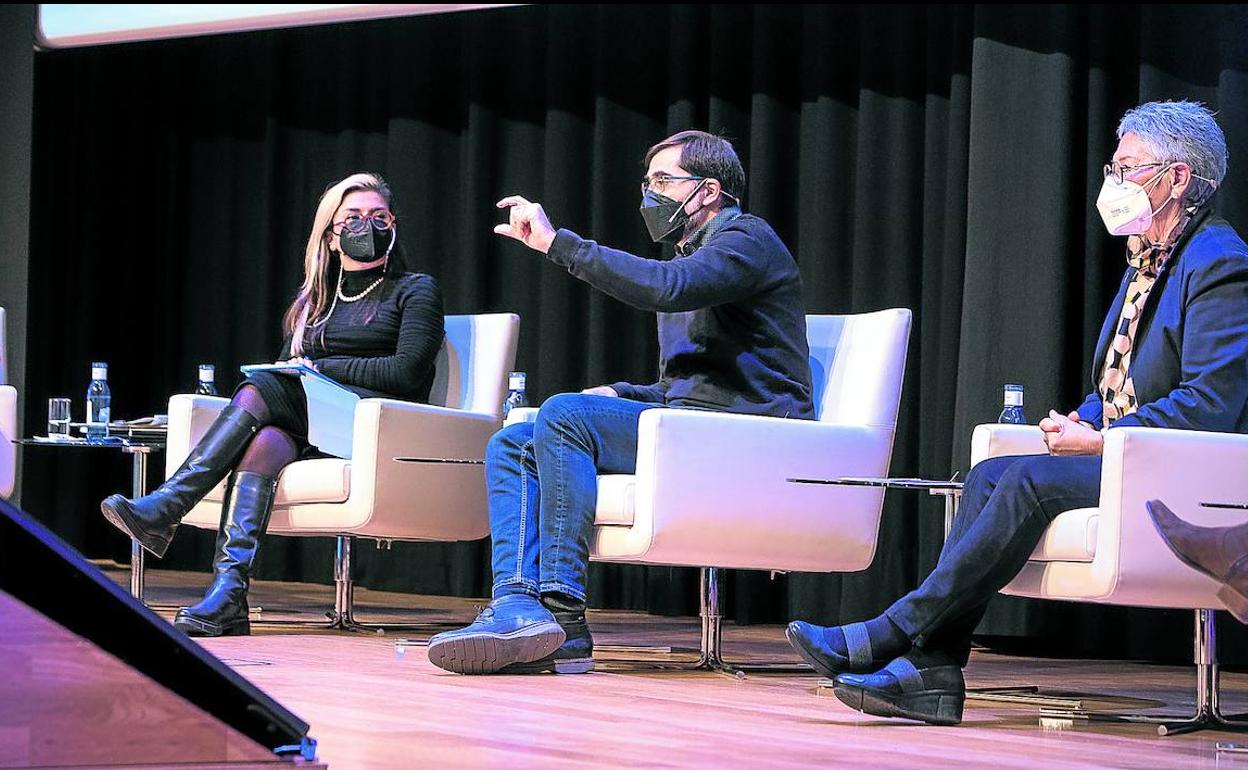 El coloquio reunió a Miquel Martínez, Linda Castañeda, Jordi Collet y Nélida Zaitegi. 