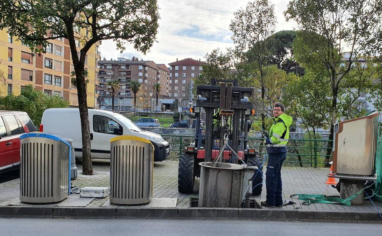 La sustitución de los buzones de papel por otros para la basura orgánica, obligará a hacer cambios. 