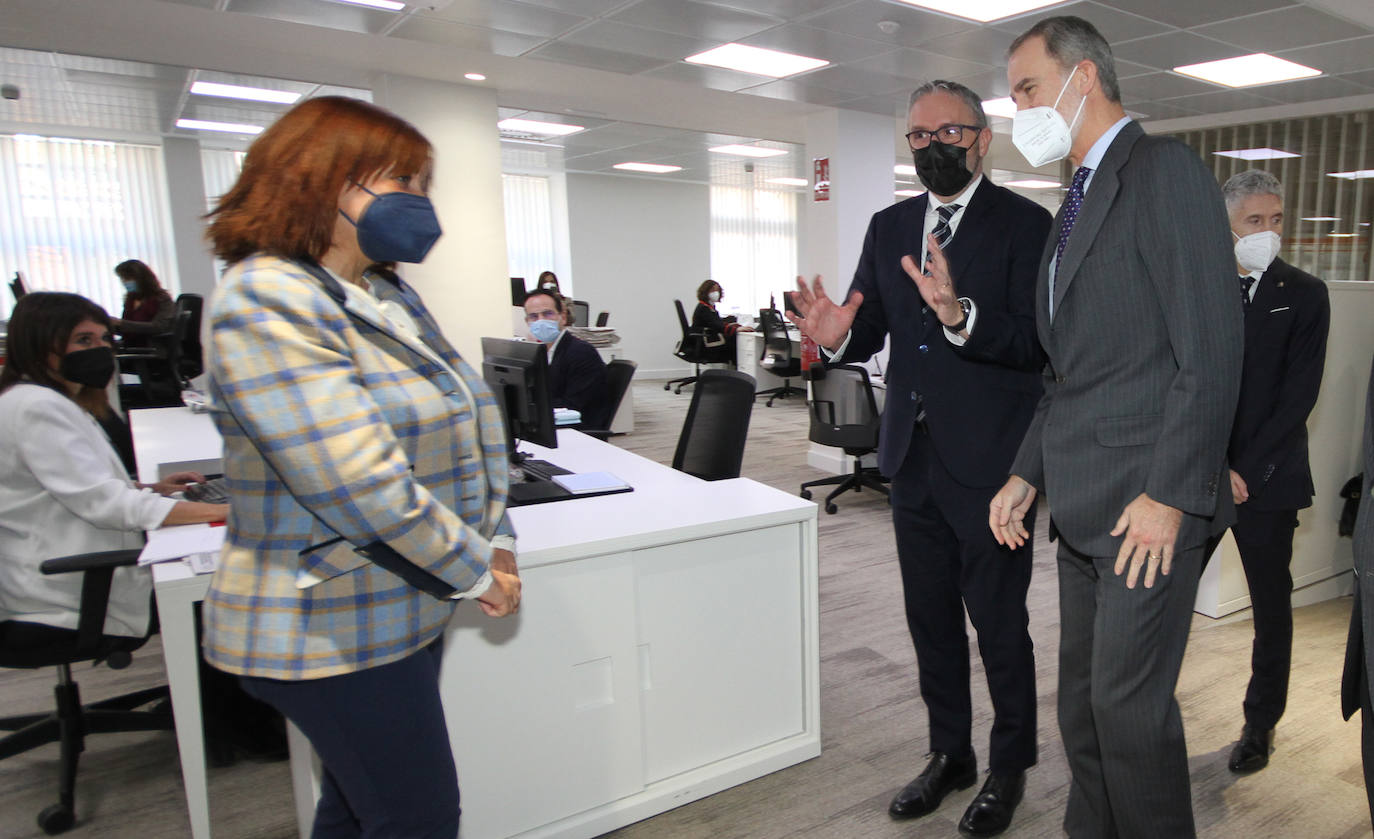 Carmen Manrique, Iñigo Barrenechea y Felipe VI.