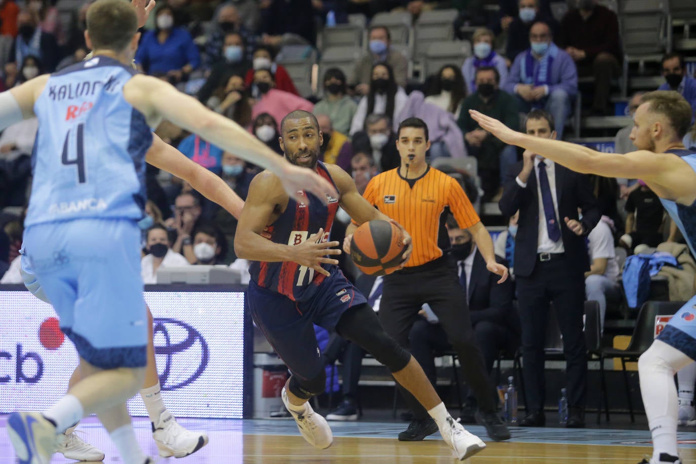 Fotos: Las mejores imágenes del Breogán - Baskonia
