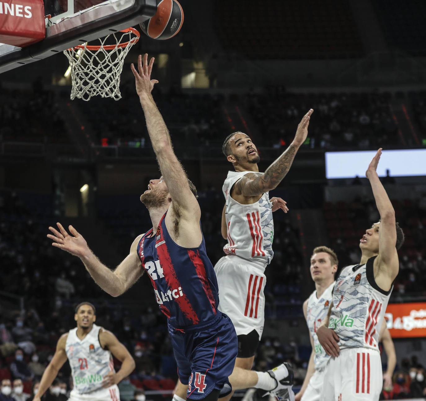 Fotos: Las imágenes del Baskonia - Bayern