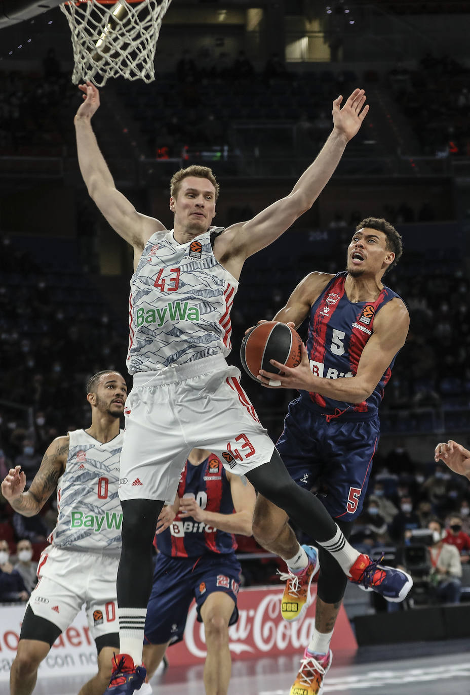 Fotos: Las imágenes del Baskonia - Bayern
