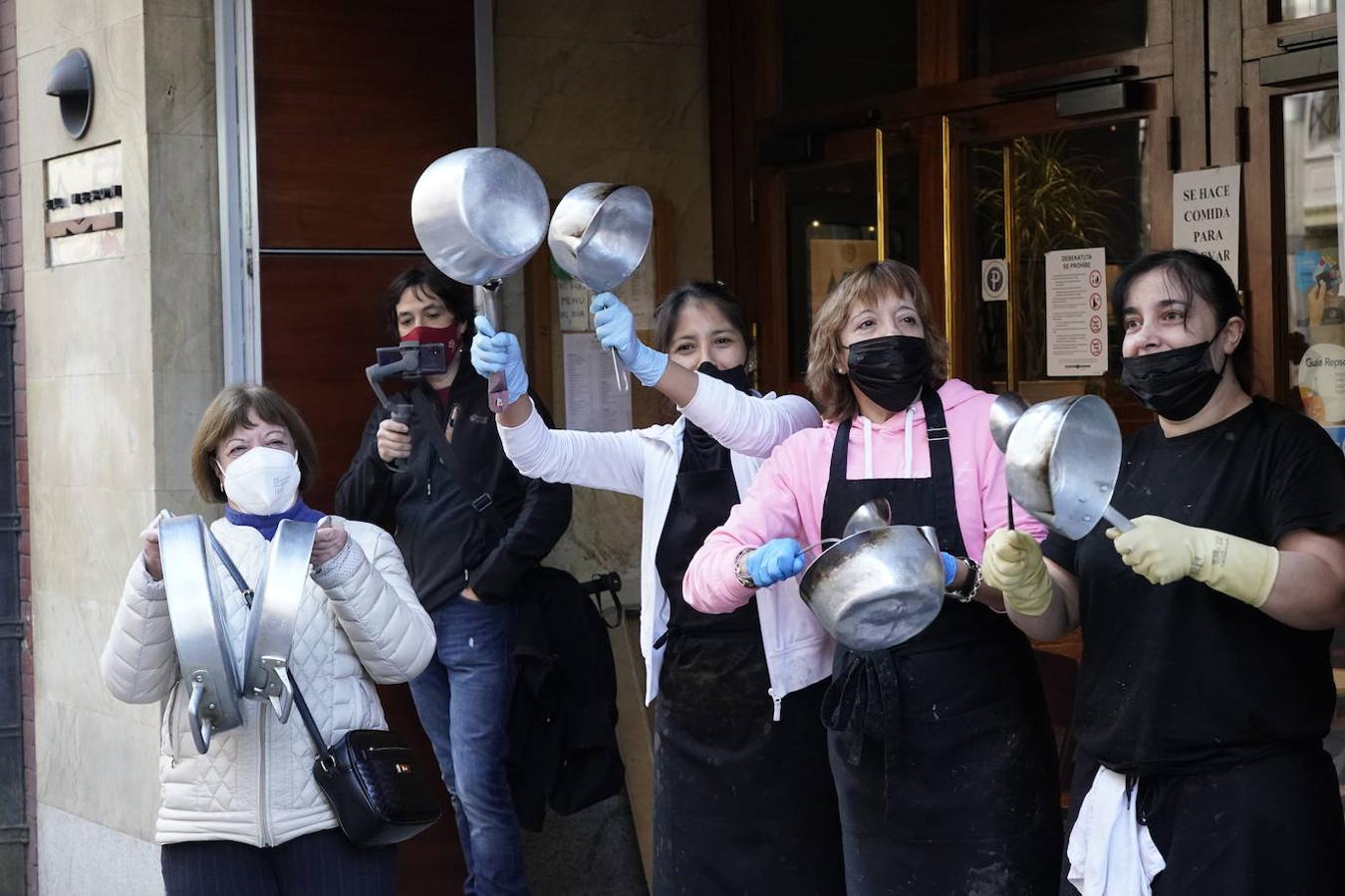Fotos: Los sanitarios se manifiestan en Vitoria