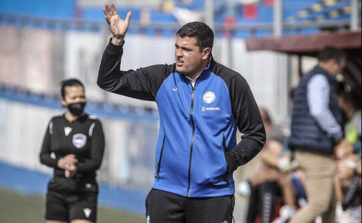 Mikel Crespo espera un partido «largo» en el debut copero de las Gloriosas