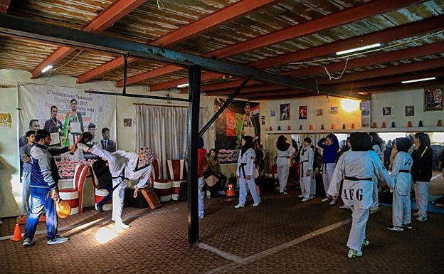 Cada día cambian de lugar de entrenamiento para no ser descubiertas por los talibanes. 