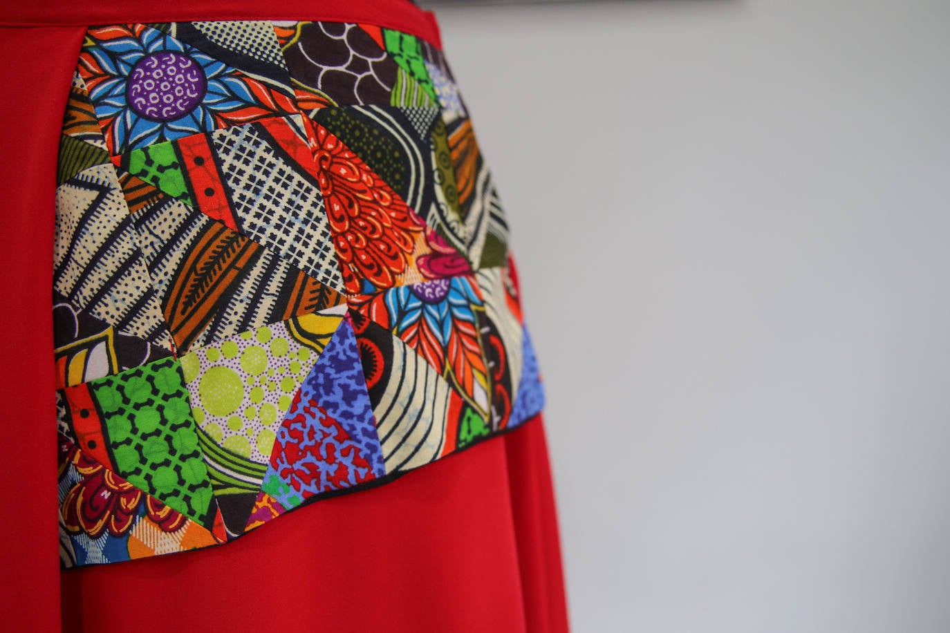 Fotos: El sueño de Saidou, el diseñador de moda que ha abierto una tienda-taller en Santutxu