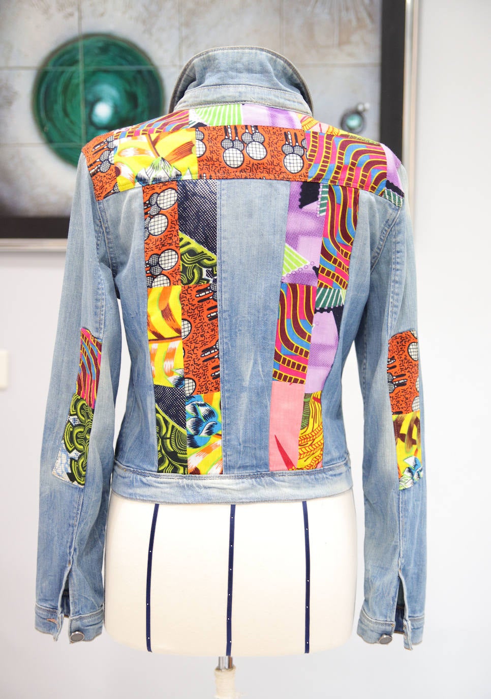 Fotos: El sueño de Saidou, el diseñador de moda que ha abierto una tienda-taller en Santutxu