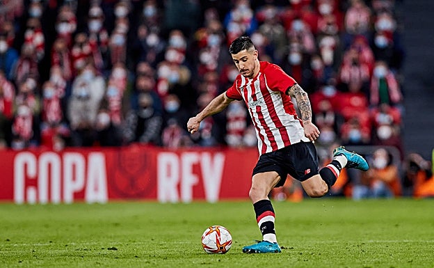 Berchiche en el partido de Copa ante el Barcelona en San Mamés.