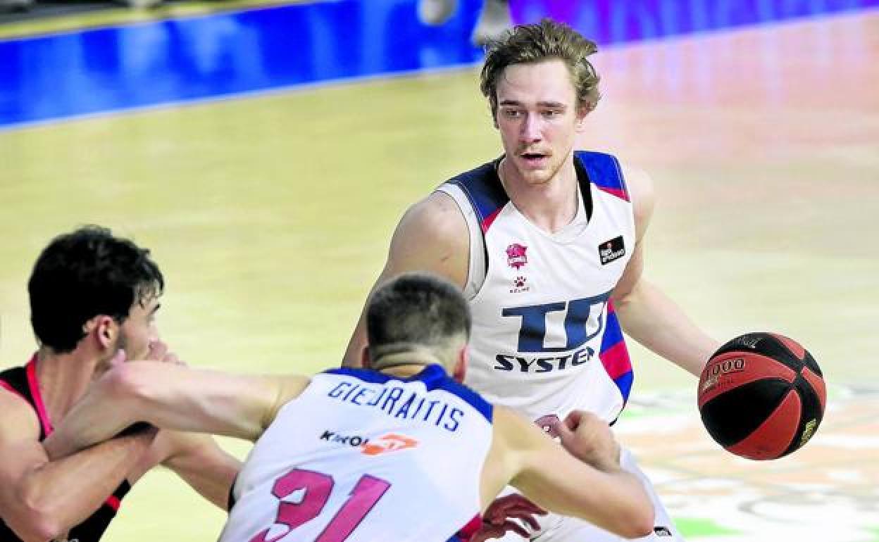 Sander Raieste, durante un encuentro que disputó la temporada pasada. 