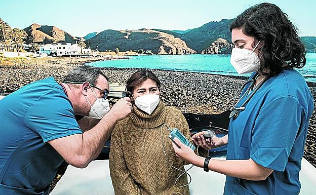 Pablo Velasco y Alaia Larrea tienen su propia consulta. 