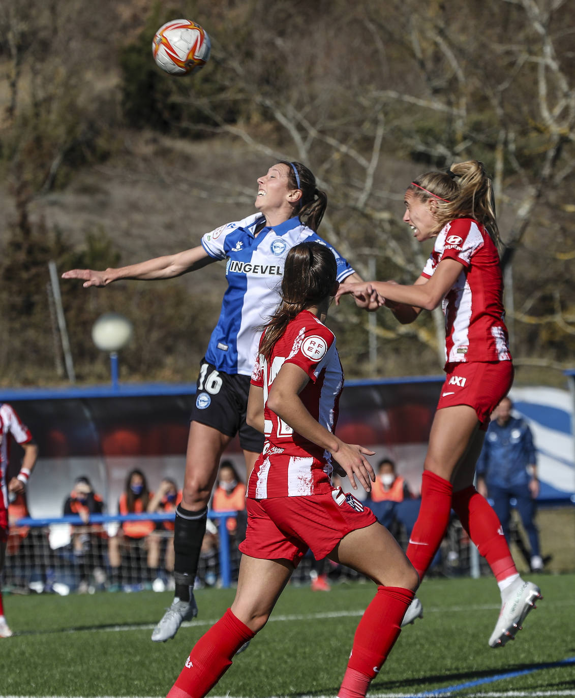 Fotos: Las mejores imágenes del Alavés Glorisas-Atlético