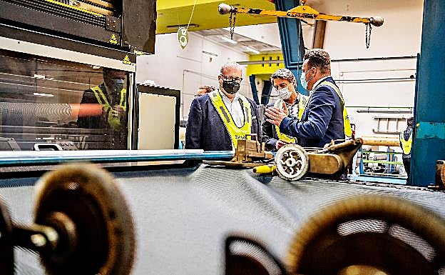 Así se fabrican asientos de coche con botellas de PET recicladas