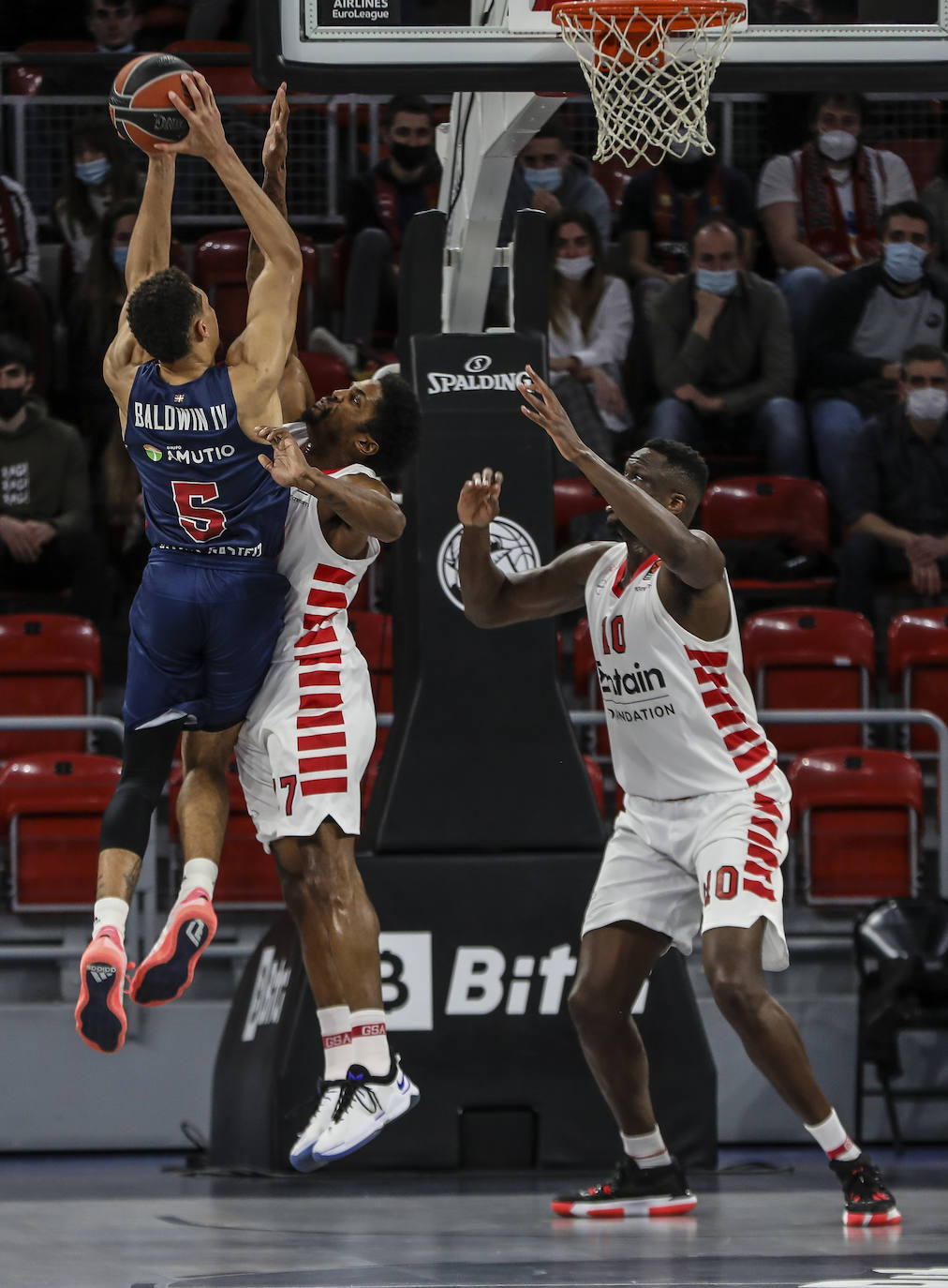 Fotos: Las mejores imágenes del Baskonia - Olympiacos