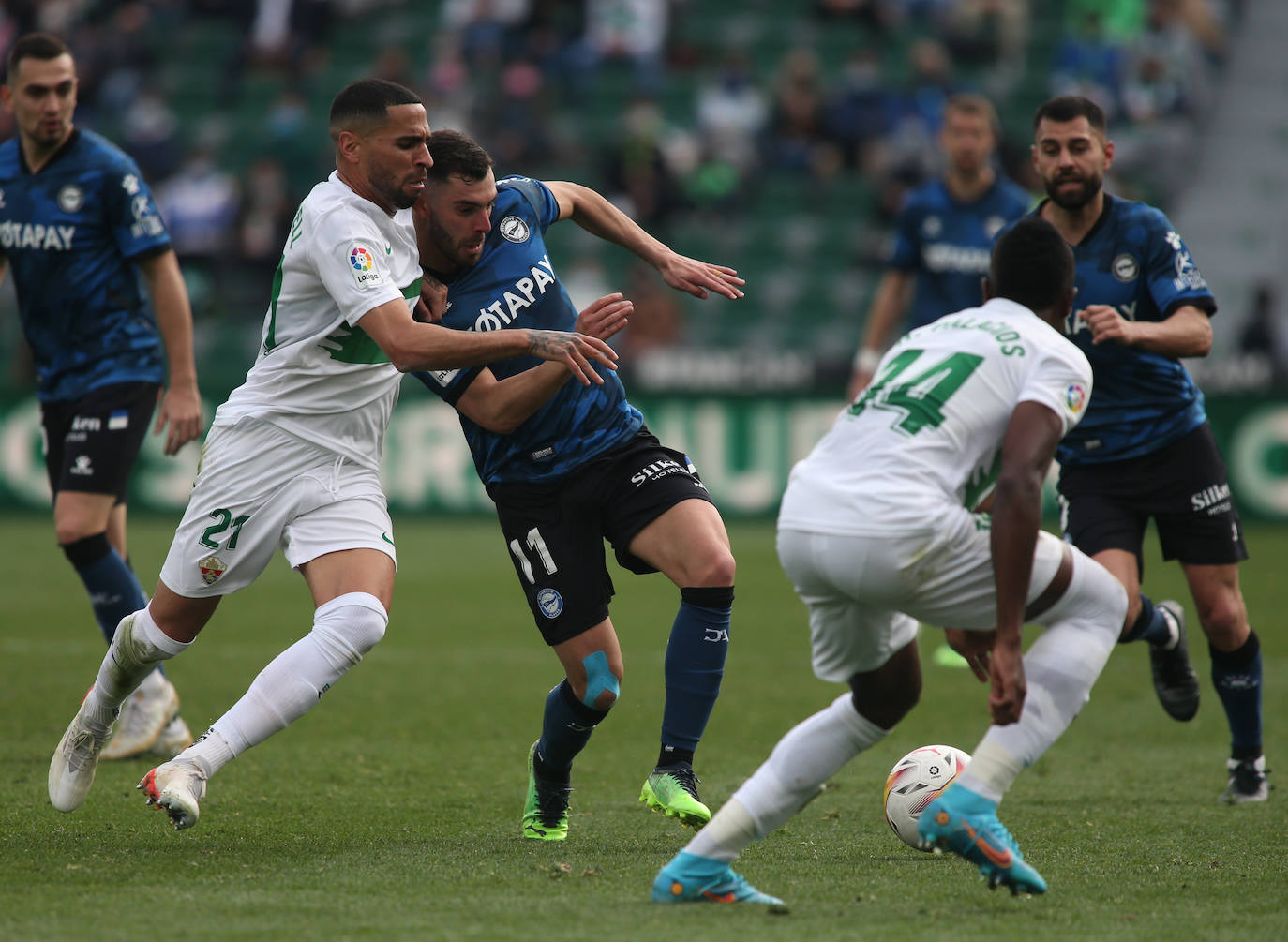 Fotos: Las mejores imágenes del Elche - Alavés