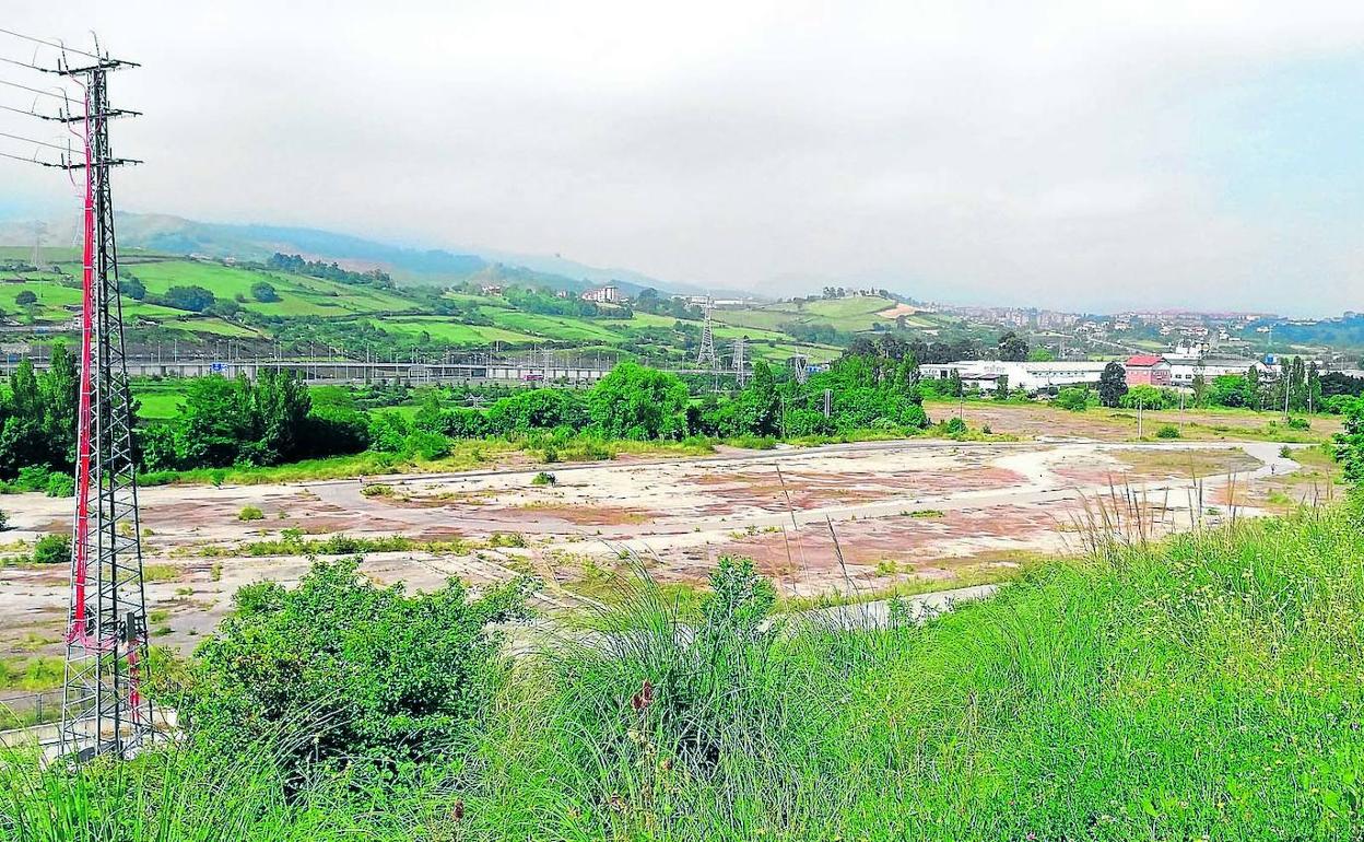 La escombrera de Etxe-Uli, en el entorno de Kabiezes, se considera uno de los terrenos más contaminados de Euskadi. 