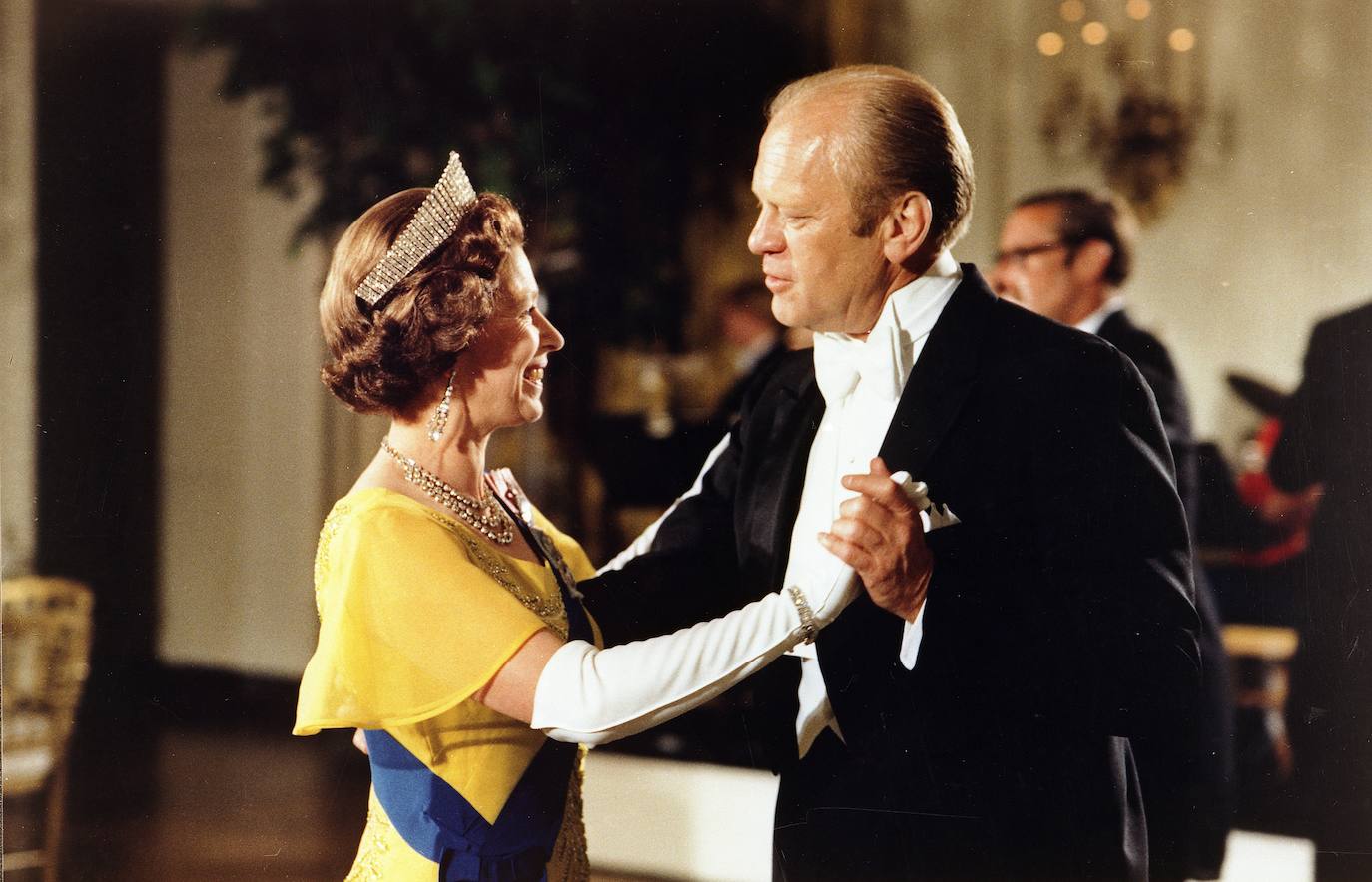 El famoso baile de 1967 entre la Reina Isabel II y el entonces presidente de Estados Unidos Gerald Ford en la Casa Blanca.