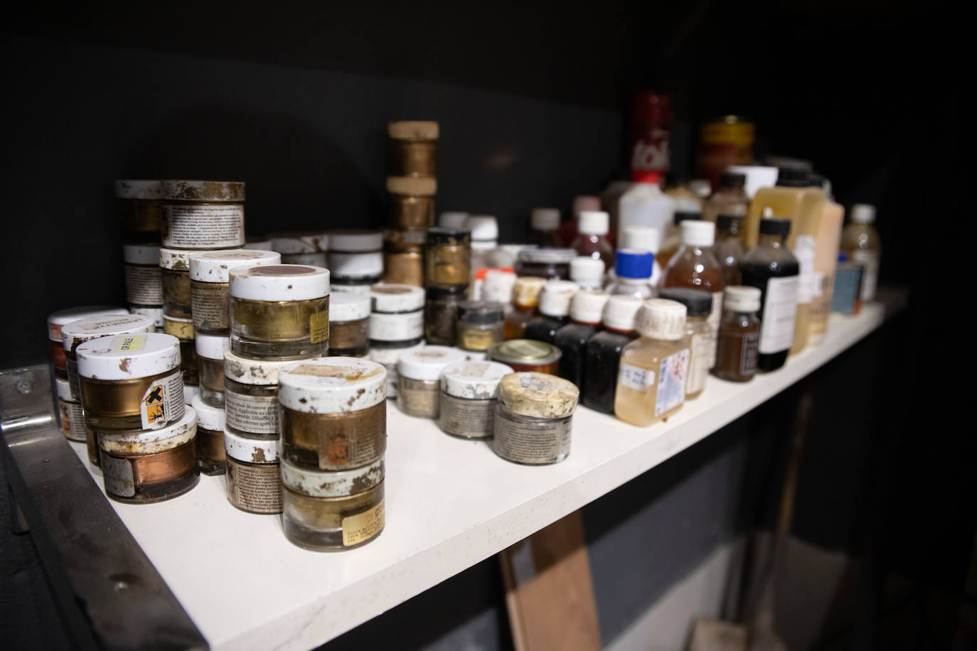 Fotos: El desconocido callejón de Bilbao lleno de arte y artesanía que recuerda a Santorini