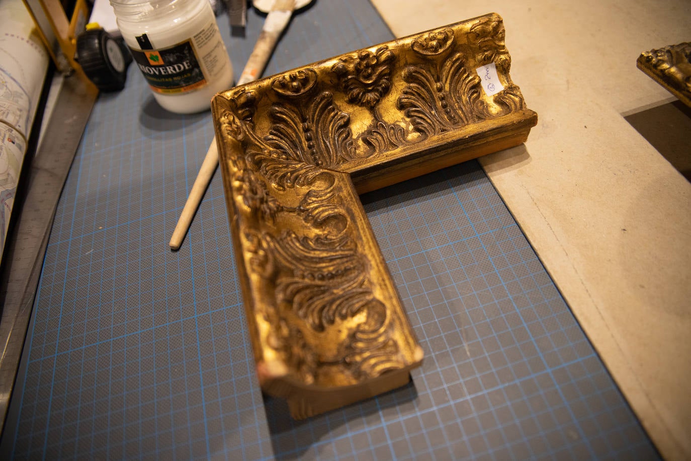 Fotos: El desconocido callejón de Bilbao lleno de arte y artesanía que recuerda a Santorini