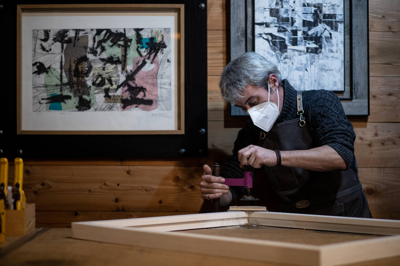 Fotos: El desconocido callejón de Bilbao lleno de arte y artesanía que recuerda a Santorini