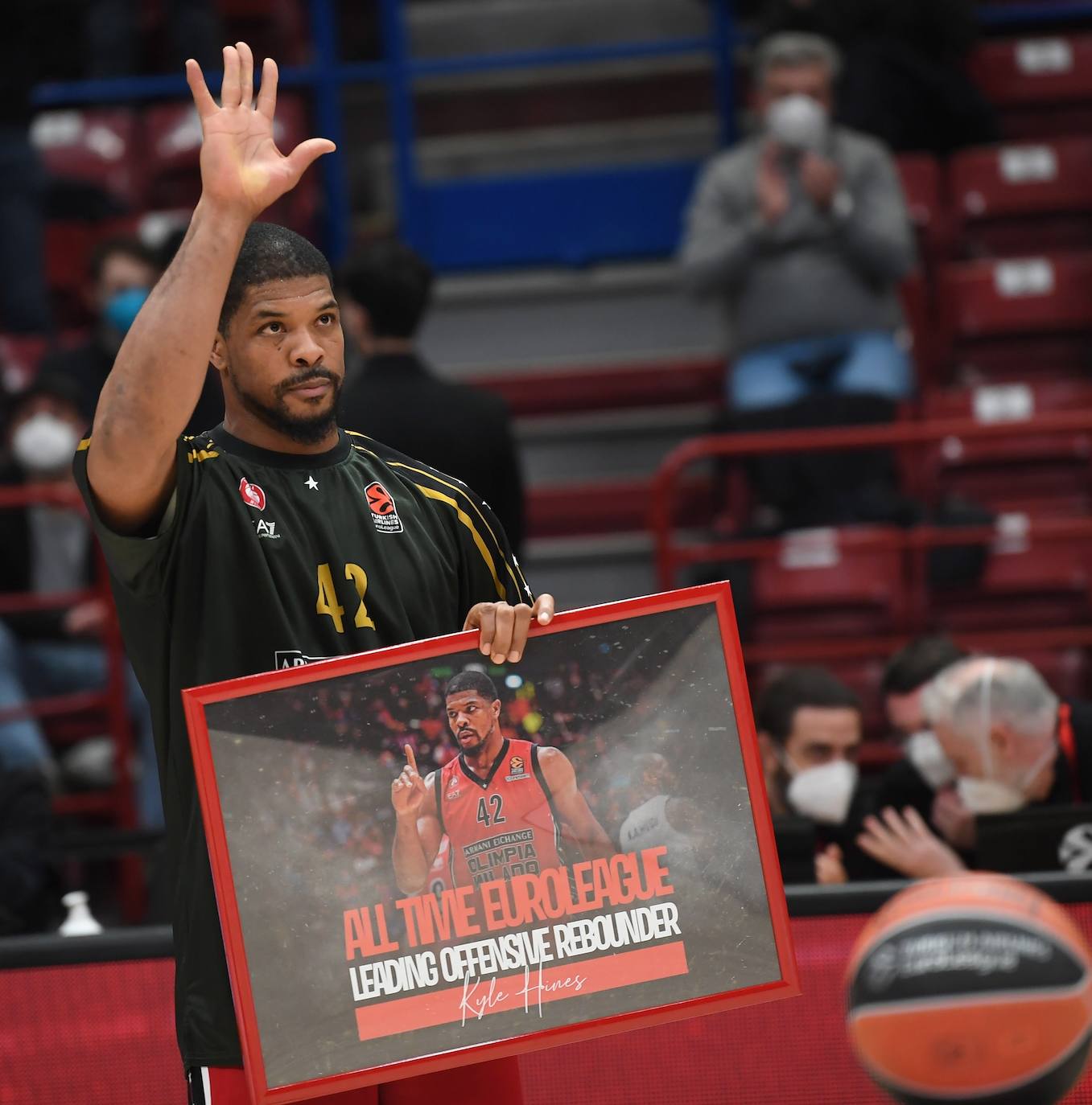 Fotos: Las mejores imágenes del Armani Milán - Baskonia