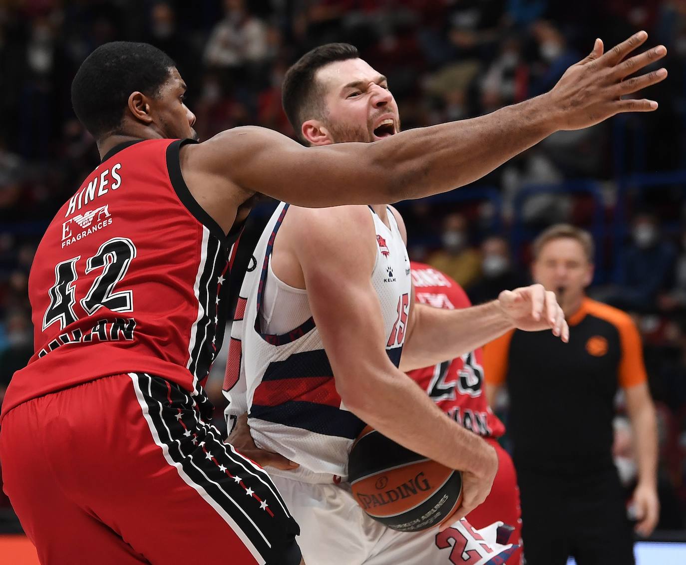 Fotos: Las mejores imágenes del Armani Milán - Baskonia