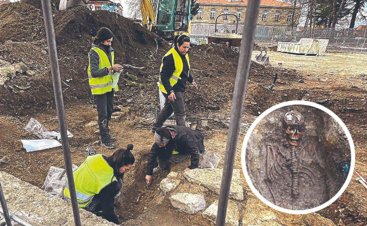 Las arqueólogas descubrieron este viernes el esqueleto, en aparente buen estado de conservación. 