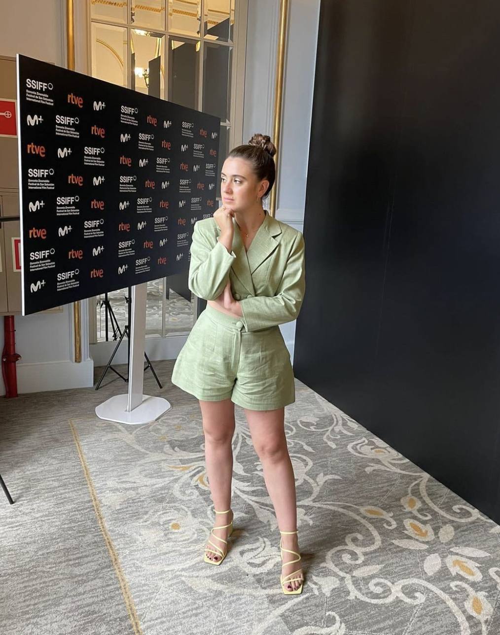 Fotos: Jone, la estudiante que está detrás del espectacular vestido con el que María Cerezuela ganó el Goya