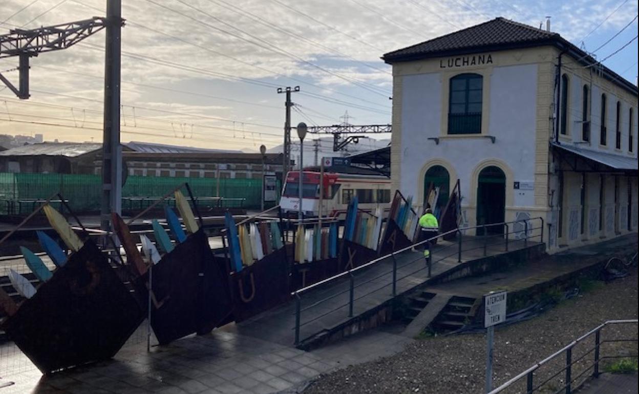 Estación de Lutxana este martes tras las inundaciones. SERGIO LLAMAS