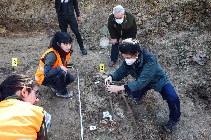 Fotos: Hallan en el cementerio de Begoña fosas comunes con restos de soldados liberales de la Guerra Carlista