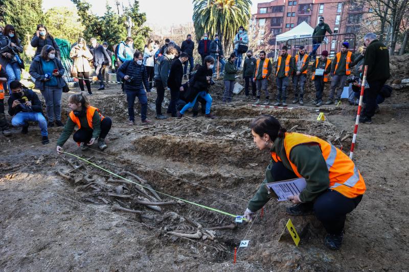 Fotos: Hallan en el cementerio de Begoña fosas comunes con restos de soldados liberales de la Guerra Carlista