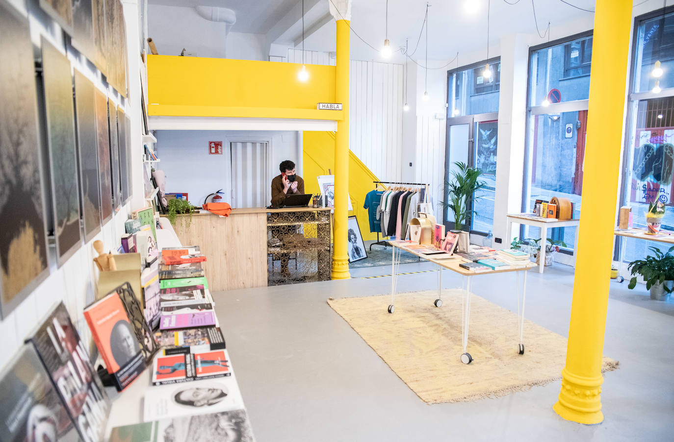 Fotos: &#039;La ilusa&#039;: la nueva (y diferente) librería de Bilbao que se rinde a la moda y el arte