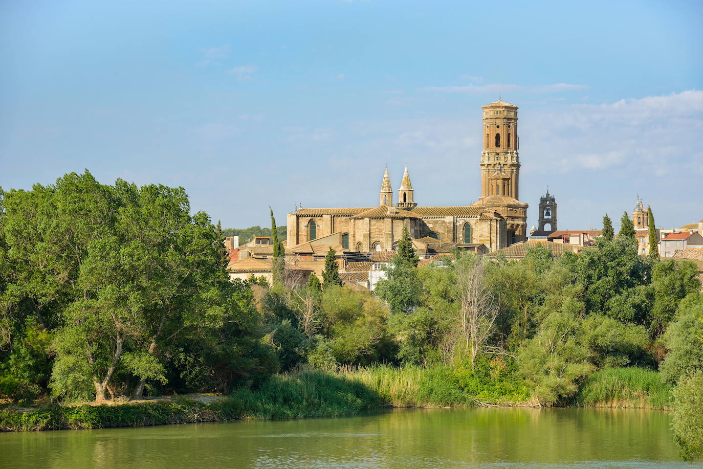 NAVARRA | En la lista destacan las cuevas de Arguedas, puerta principal al Parque Natural las Bardenas Reales -en la imagen-.