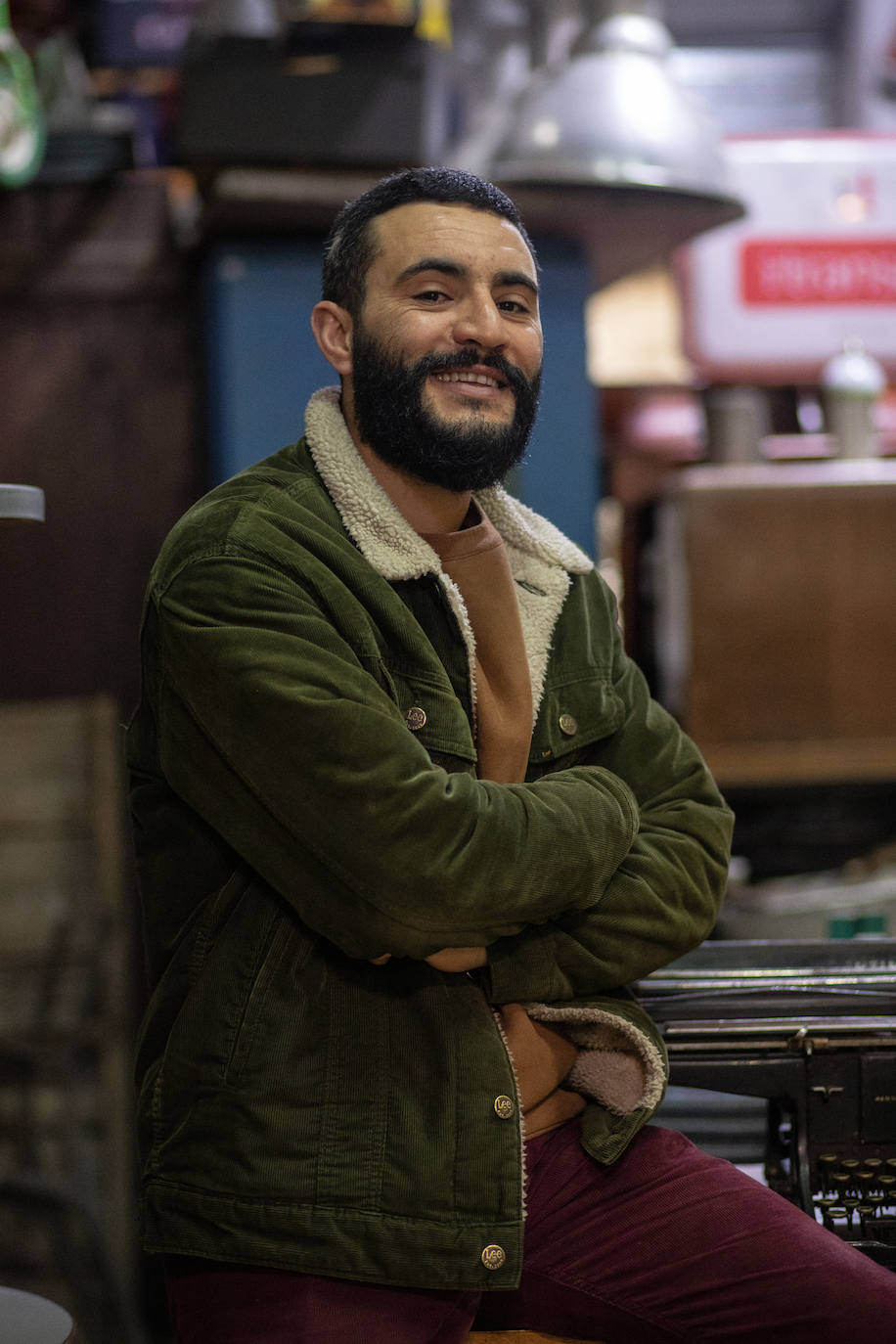 Fotos: Los &#039;tesoros&#039; de Souhail: la tienda de Bilbao la Vieja en la que rescata antigüedades