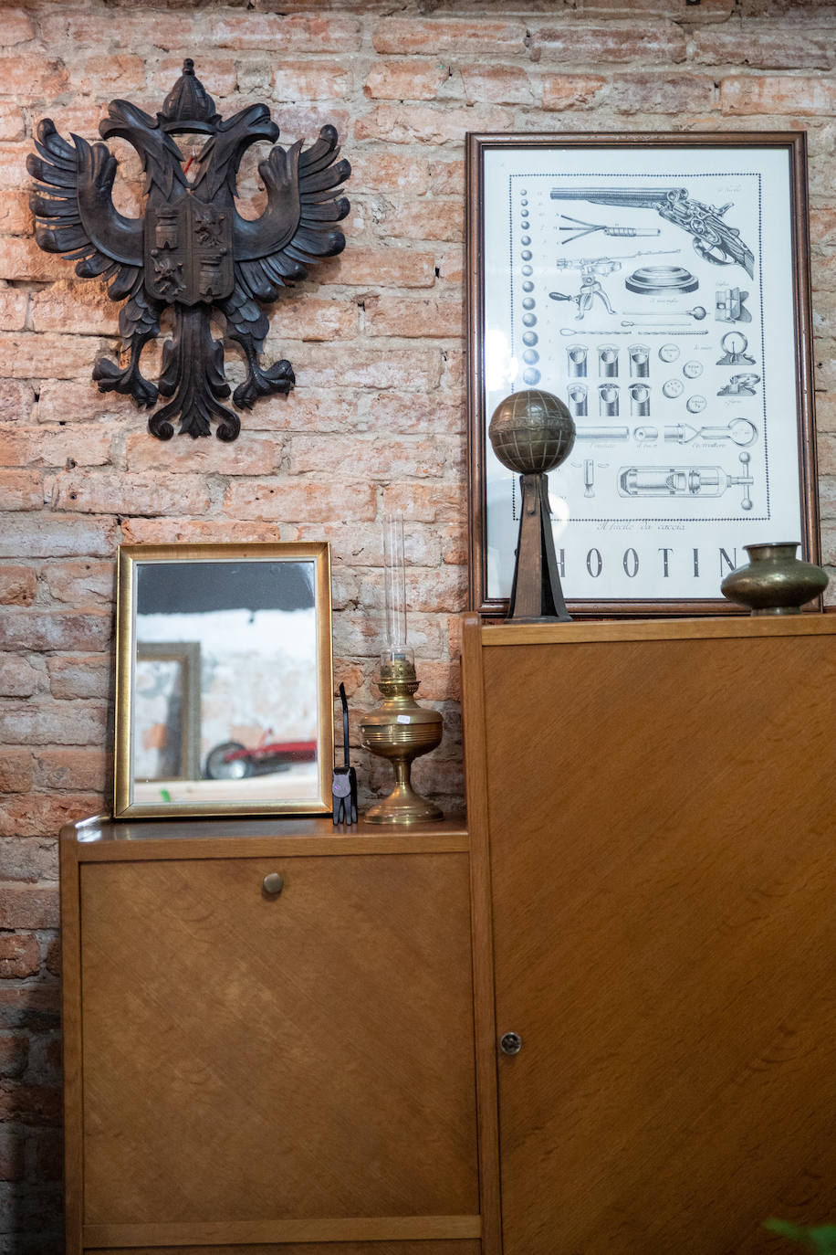 Fotos: Los &#039;tesoros&#039; de Souhail: la tienda de Bilbao la Vieja en la que rescata antigüedades