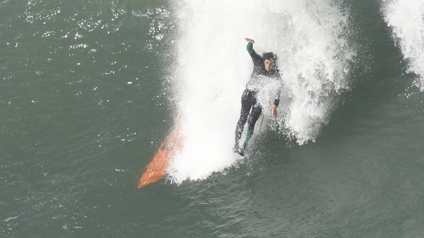 Fotos: Espectáculo en el campeonato de surf Punta Galea Challenge de Getxo