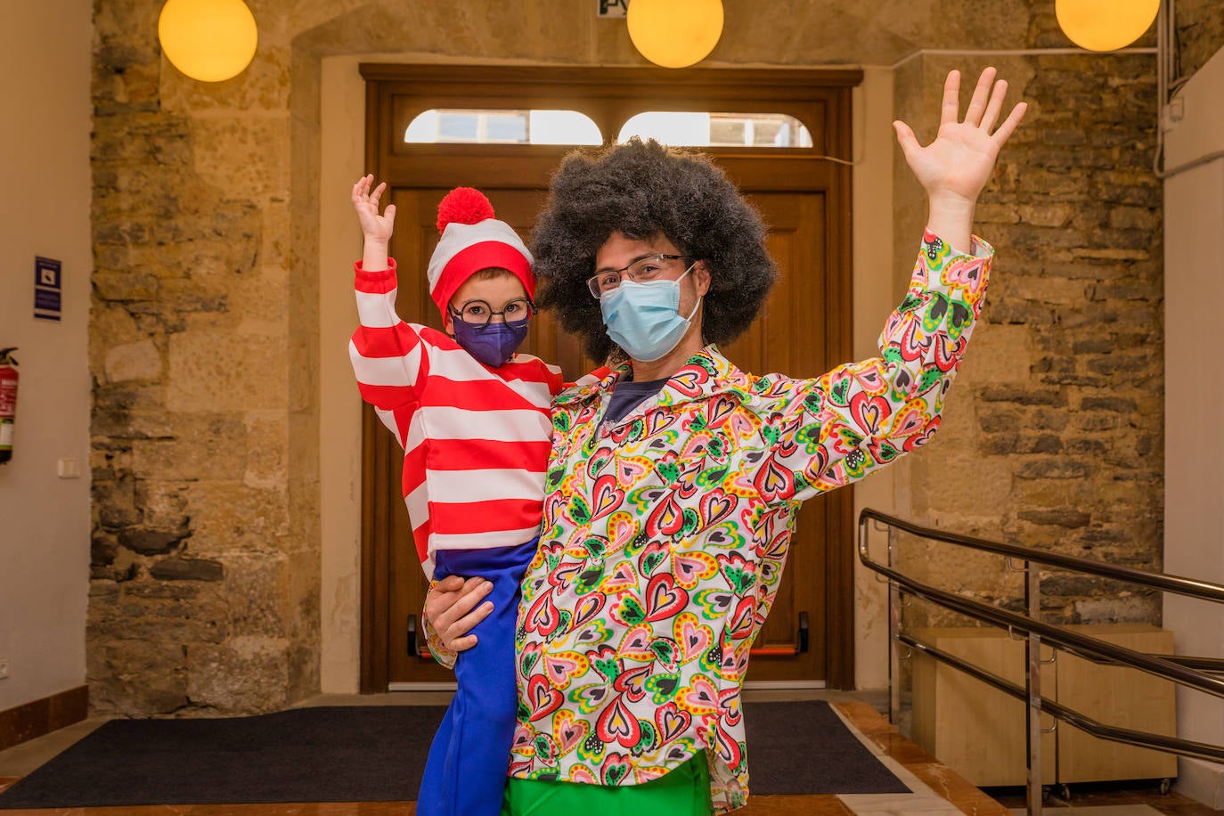 Fotos: Elfos, mosqueteros, hippies, Wally... así son las comparsas del Carnaval de Vitoria