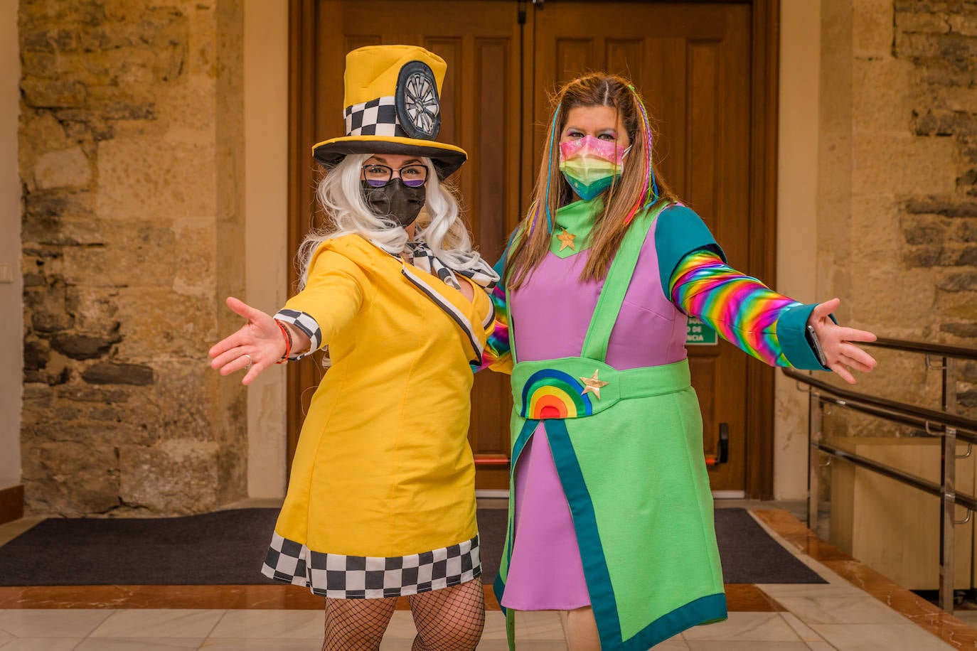 Fotos: Elfos, mosqueteros, hippies, Wally... así son las comparsas del Carnaval de Vitoria