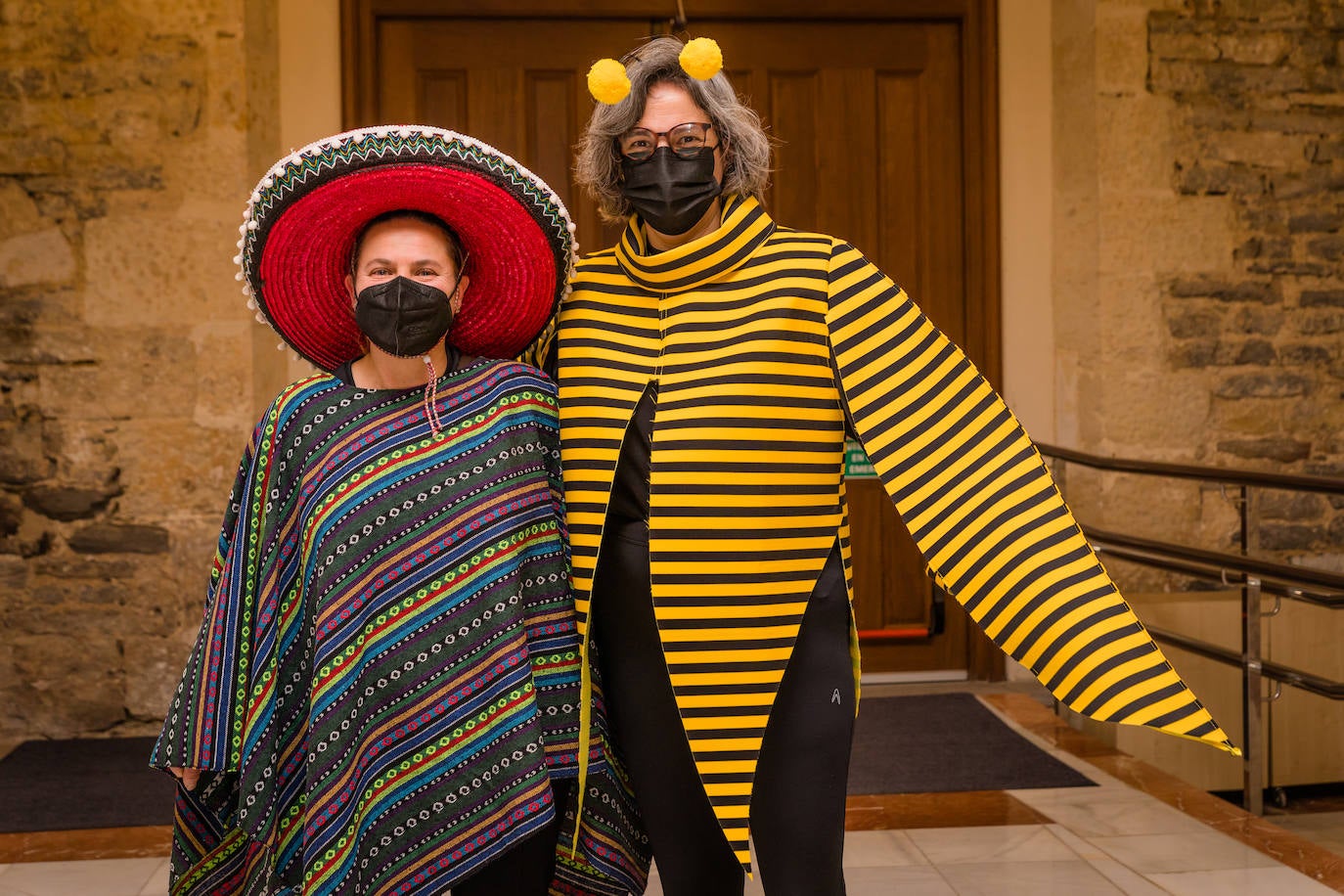 Fotos: Elfos, mosqueteros, hippies, Wally... así son las comparsas del Carnaval de Vitoria