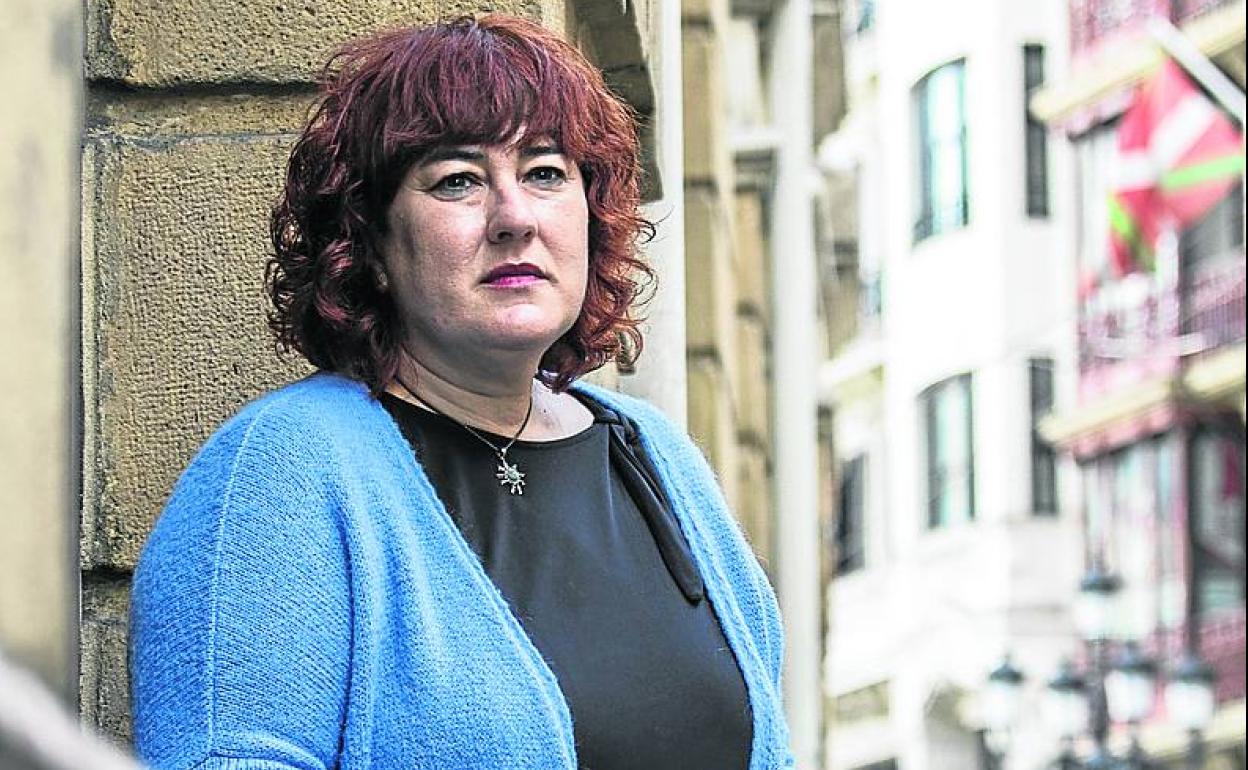 Blanco, ayer frente a la sede de EA en Bilbao. 