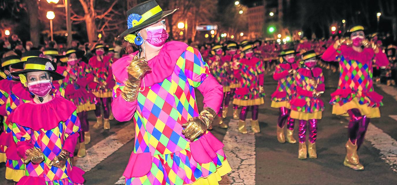 Imagen. Búscate en las fotos del desfile de comparsas del Carnaval