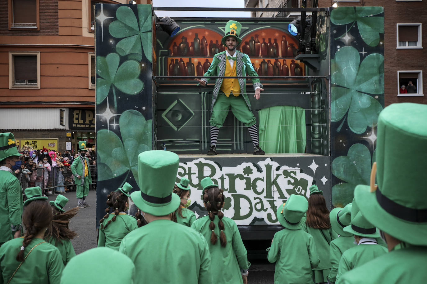 Fotos: Búscate en las fotos del desfile de comparsas del Carnaval