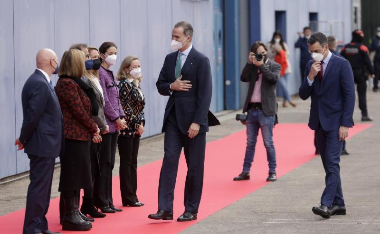 El Rey Inaugura El Mobile De Barcelona Tras La Polémica Cena Con Las