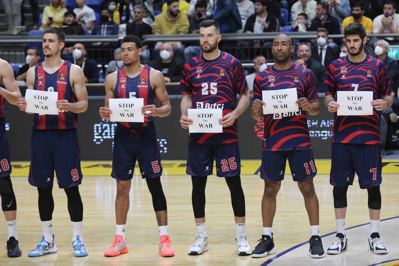 Fotos: Las mejores imágenes del Maccabi - Baskonia