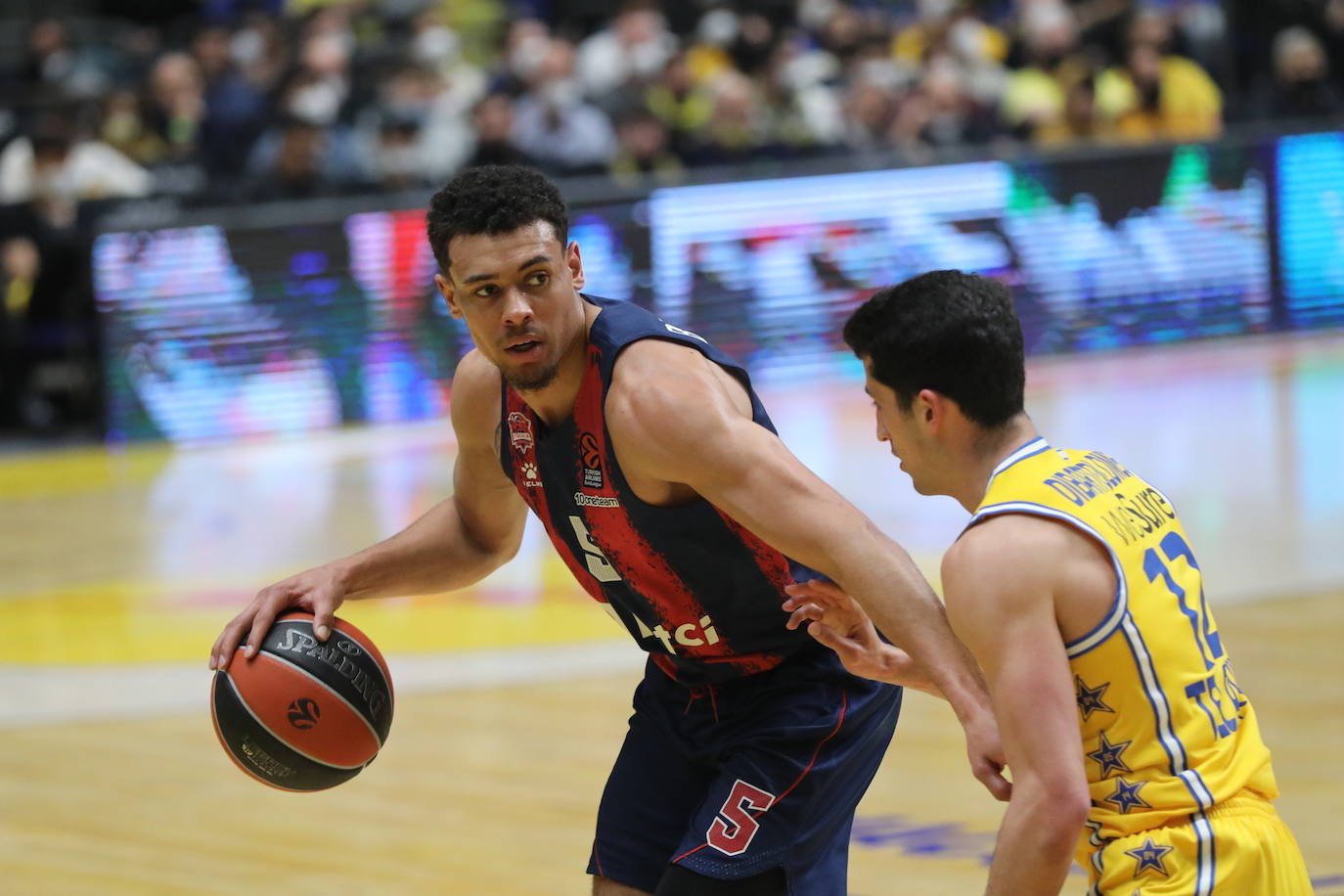 Fotos: Las mejores imágenes del Maccabi - Baskonia