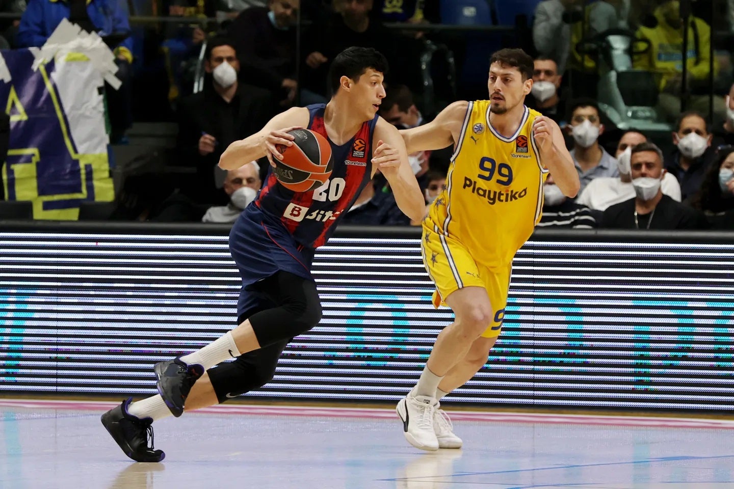 Fotos: Las mejores imágenes del Maccabi - Baskonia