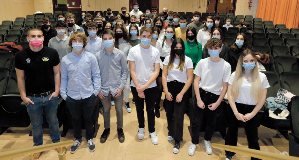 Foto de familia de los finalistas de esta edición de STARTInnova.