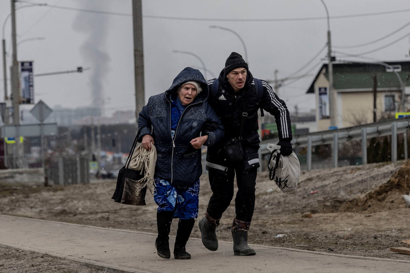 Fotos: Moscú bombardea a civiles en Irpin, a las puertas de Kiev