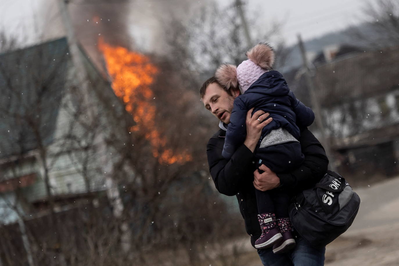 Fotos: Moscú bombardea a civiles en Irpin, a las puertas de Kiev